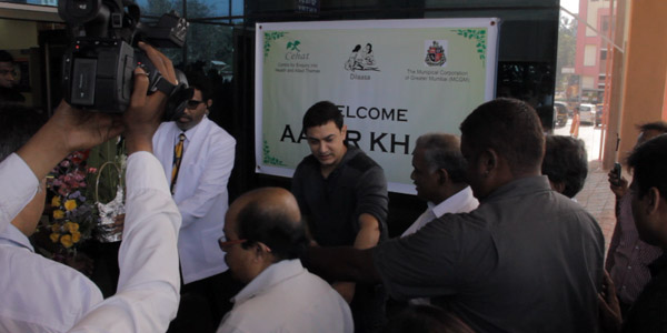 Aamir Khan visits the R.N. Cooper Hospital in Mumbai