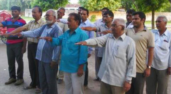 Workers at Jodhpur zoo take an oath of cleanliness